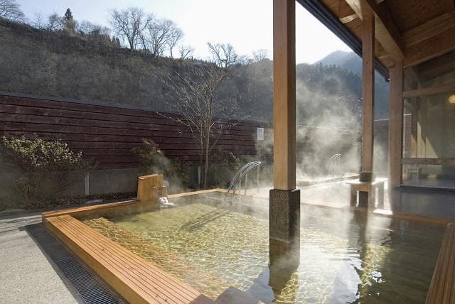 Japanese cypress bath