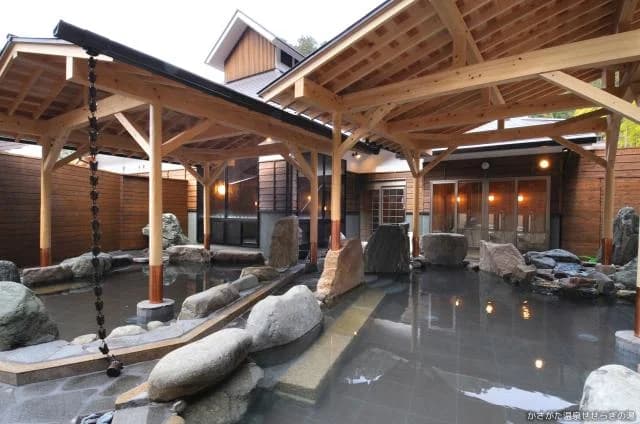Fusokan open-air bath