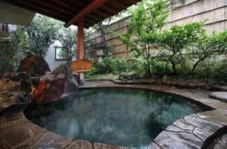 Open-air bath