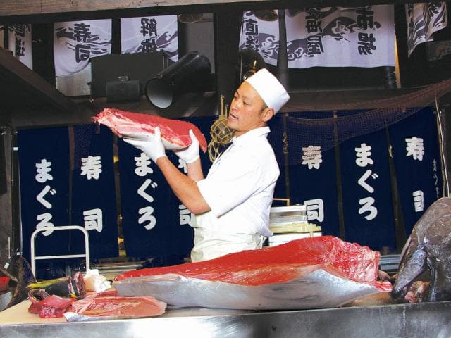 まぐろの解体ショー