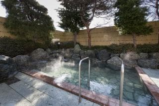Open-air bath