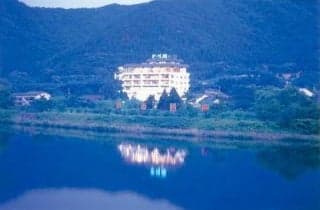 磐越自動車道の安田ICからわずか10分の立地。