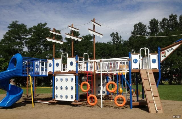 Playground equipment