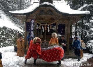 Kinmochi Shrine Lion Dance