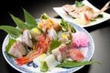 刺身盛り合わせ（写真は３人前）