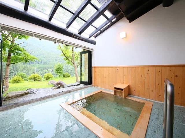 Nishiki cottage