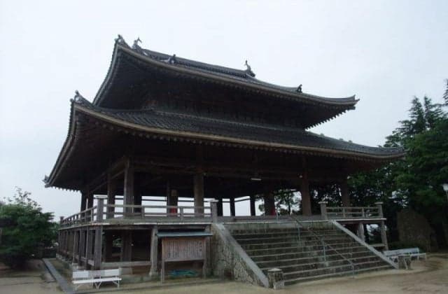 Spring breeze tower (provided by Hofu City Hospitality Tourism Division)