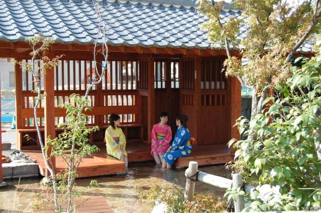 A footbath in Shirasagi