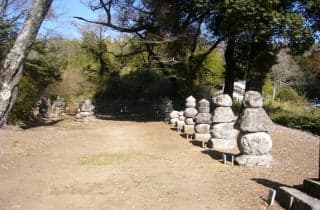 The grave of the Utomiya family