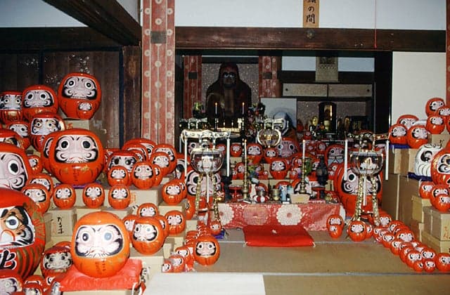 Kosai-ji Temple (Daruma-ji Temple)