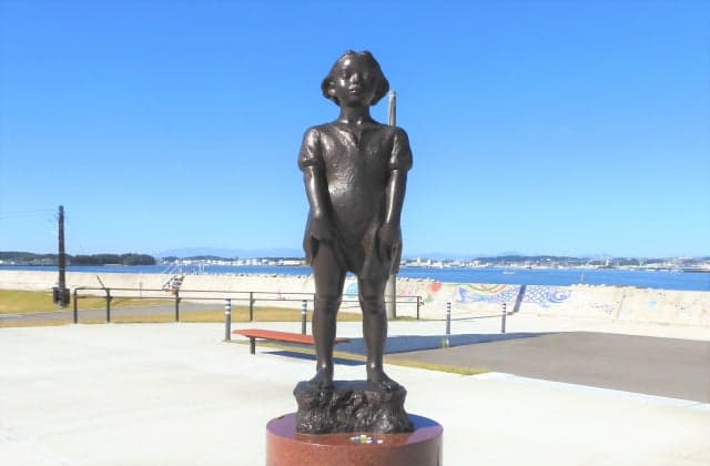 The statue of a girl, "Shiokaze Poetry,"