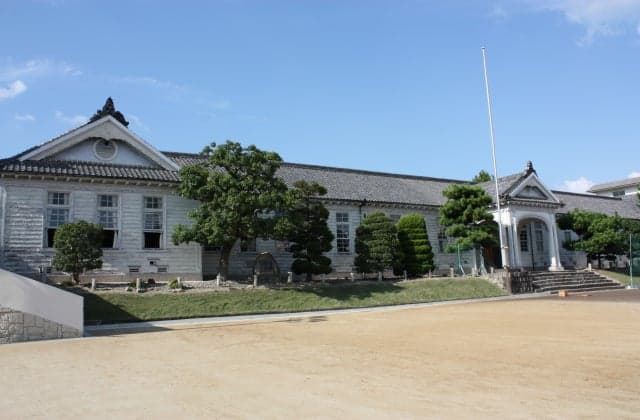 Ueno High School Meiji School Building