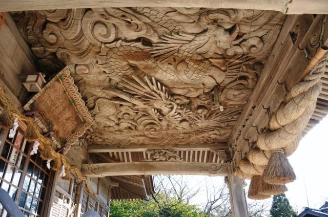 神崎神社 向拝殿 龍の彫刻