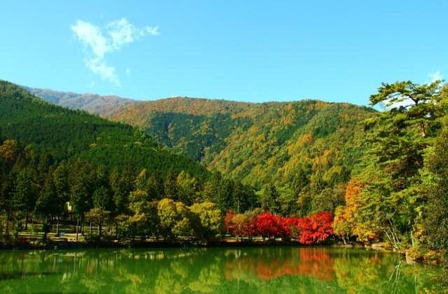 Lake Kita-Inaga (Autumn)
