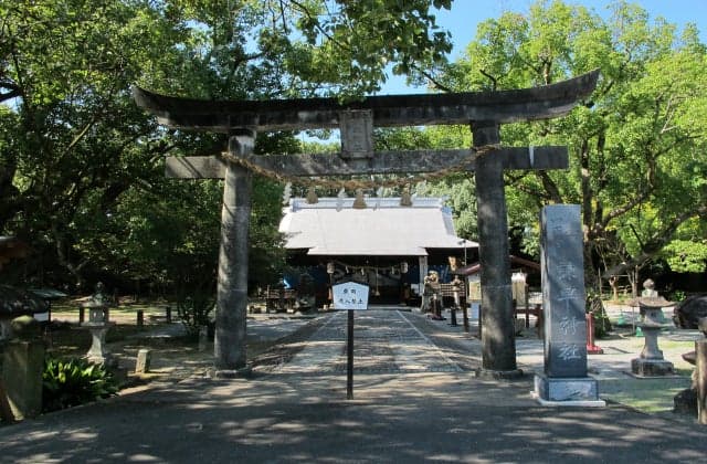 諫早神社