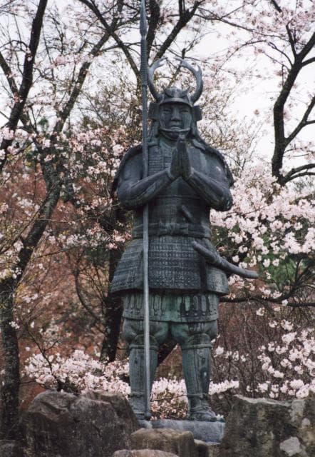 Statue of Kasuke Yamanaka
