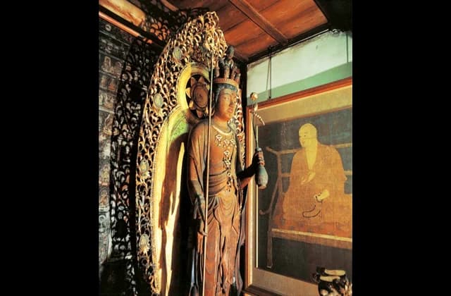 Standing statue of Juichimen Kannon