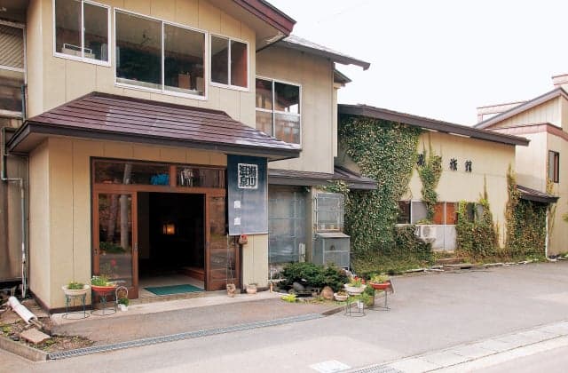 The exterior of Mantaka Ryokan