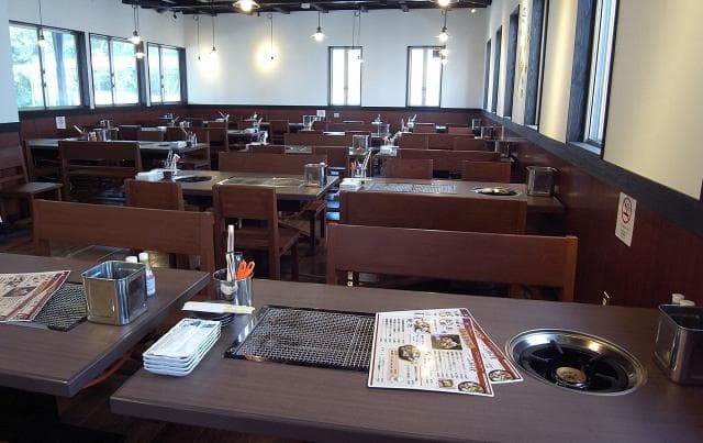 Inside the Oyster Nosei store