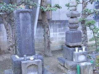Tomb of Kiyoshige Kasai