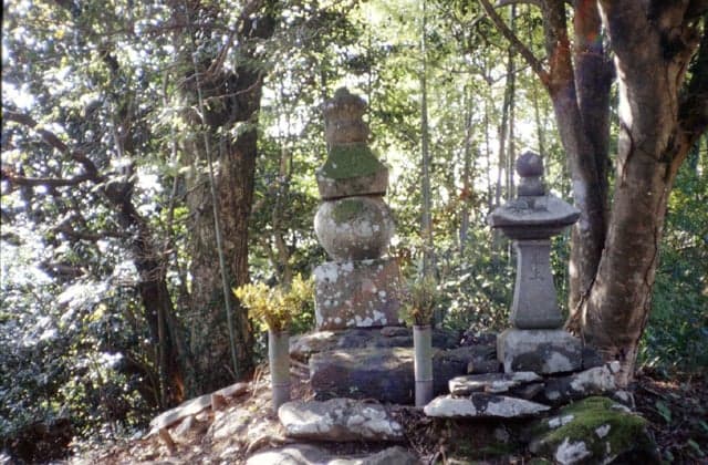 Tomb of Noriyori Minamotono