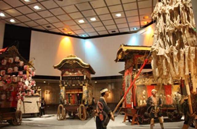 Inside the Danjiri Hall
