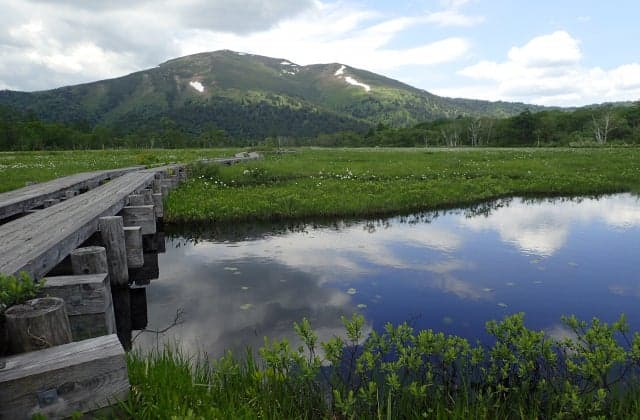 至仏山と池塘