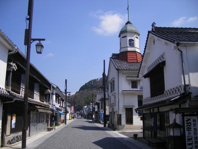 The streets of the white walls