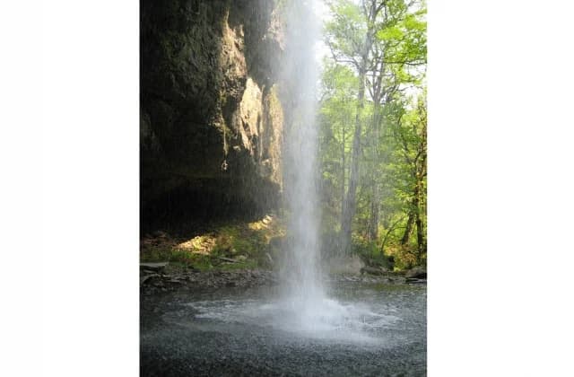 Oshika Falls