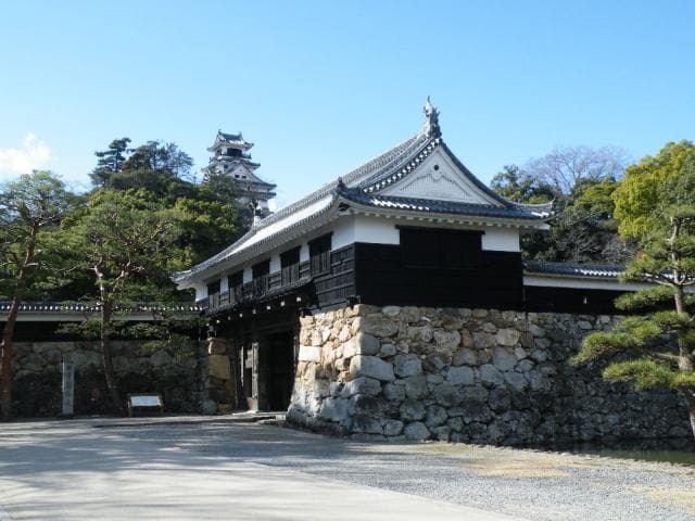 Omotemon and castle tower