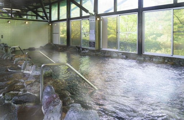 Rock-built indoor bath