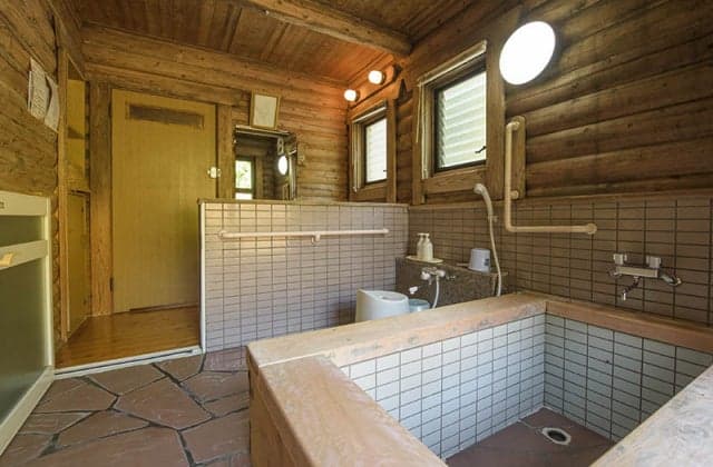 Bathroom in the lodge