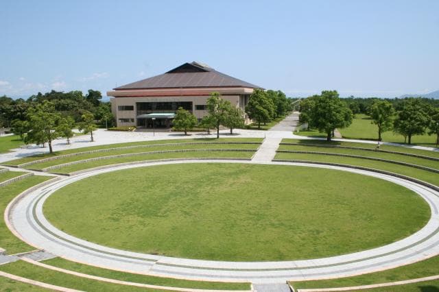 Circular plaza