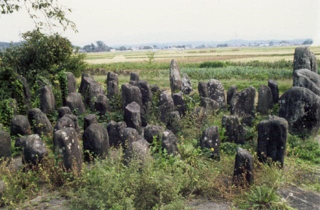 Koike plate monuments