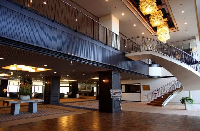 ロイヤルホテルみなみ北海道鹿部　エントランス