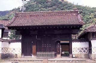 Tago family old gate