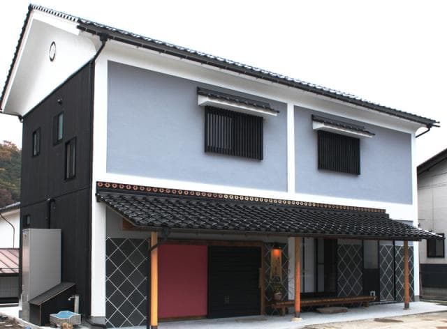 Himiko Kura bed and school building blue cat