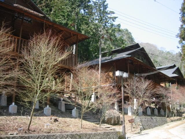 Cottage large