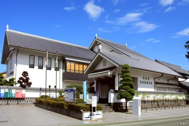 Tobe Ware Traditional Industry Hall