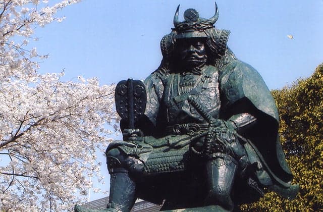 武田信玄公銅像