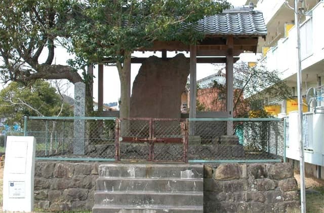 Saigo's plate monument