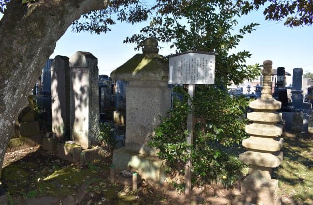 Naoyuki Kanshin Monument