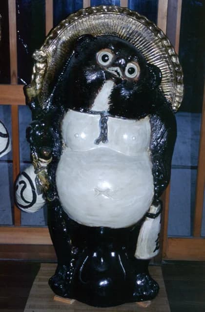Raccoon pottery