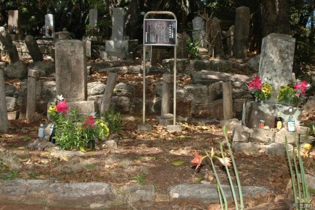 Motto Rei's Tomb and Ryoshiradome Tomb