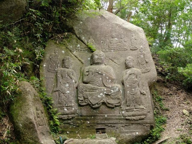 Komasaka-magaibutsu Stone Buddha