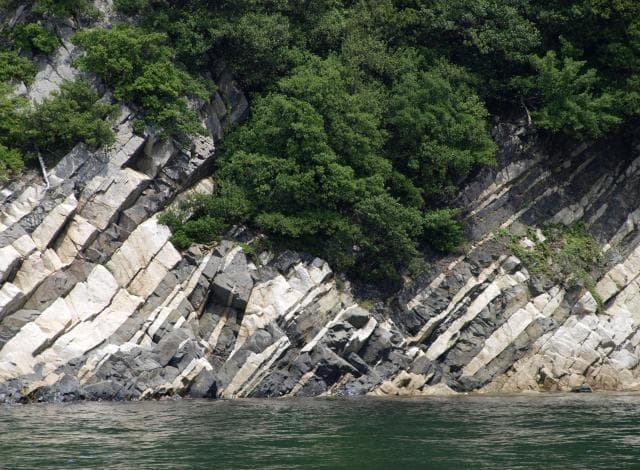 Runprofire rock veins