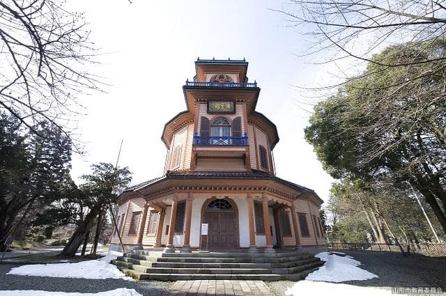 旧済生館本館