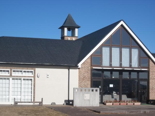 Photograph of the exterior of Toriihara Fureaikan