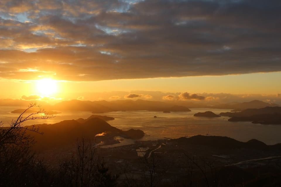 First sunrise of Asahiyama, Takehara City