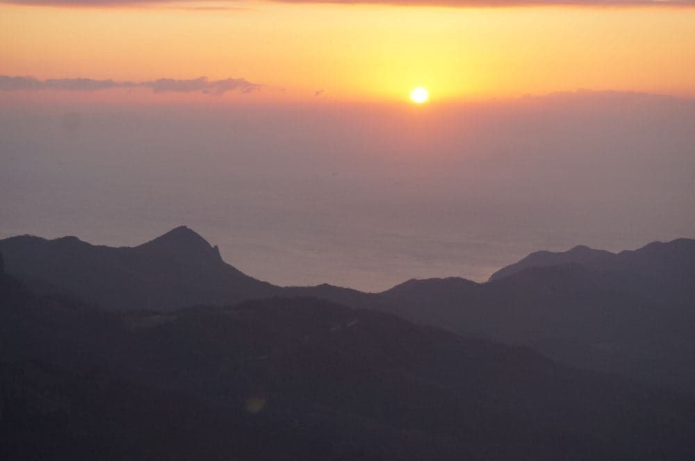 小豆島町　美しの原高原四方指大観望
